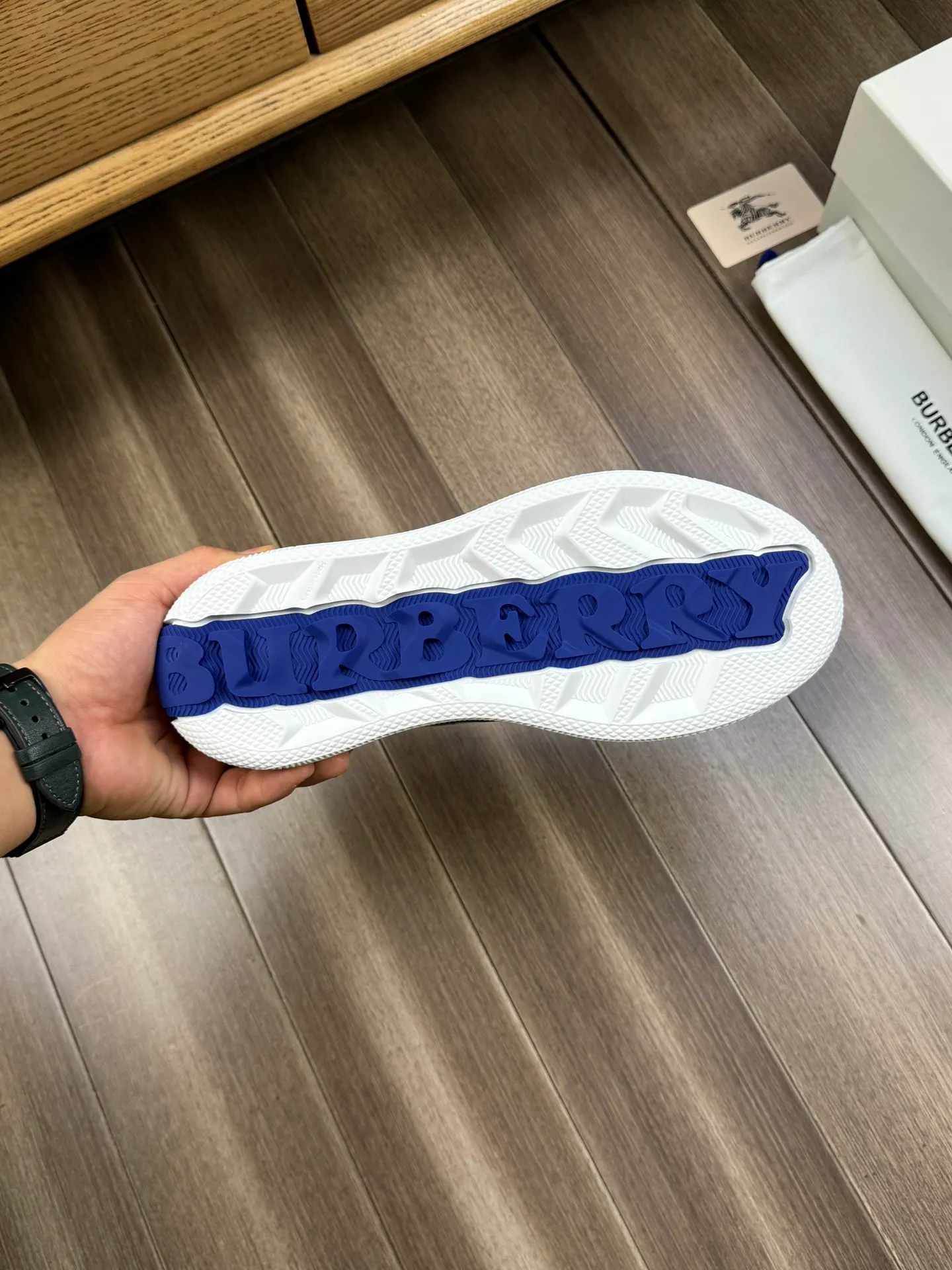 p380💰Men's shoes [BURBERRY] Burberry - High-end quality original order 🔍🔍🔍 - Upper: imported 🔝 Napa calfskin, brand totem cloth, tongue brand cloth label - Lining: canvas lining, - Outsole: rubber; two-color molded outsole - Ultra-high quality control·Fine workmanship: highlighted (high-end·luxury·grade) -Size : 38-44 (45 for men, can be customized)